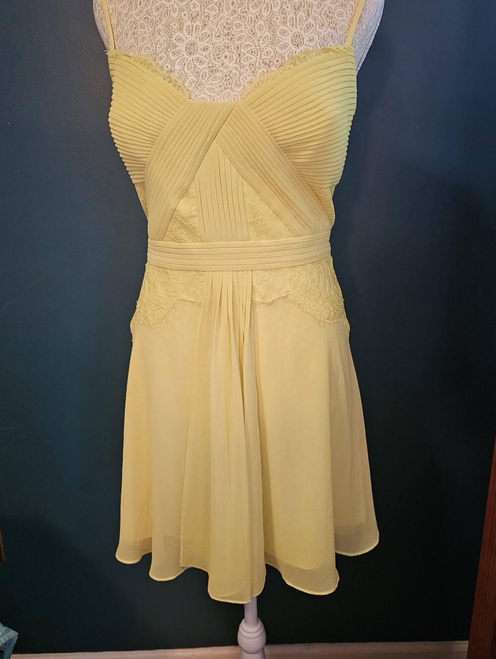 Zara Yellow Lace-Trim  Spaghetti Strap Mini Dress W/Lace & Pleat Trim. Sz 12